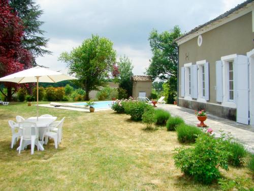 Lalandusse House | Holiday Home La Gaubide by Interhome