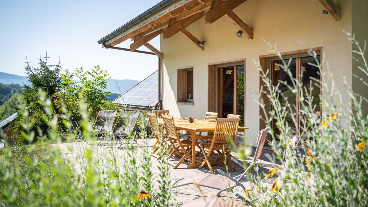 Montagnole Cottage | Holiday Home 'La Grange Aux Ecureuils 6 Pers' with Mountain View, Private Terrace and Private Garden