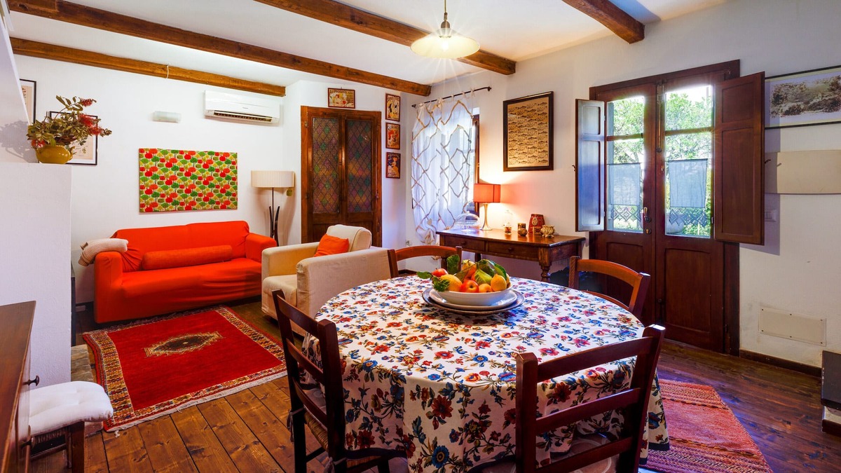 Laconi House | Holiday Home 'La Maisonette Casa Vacanze ' with Mountain View, Wi-Fi and Air Conditioning