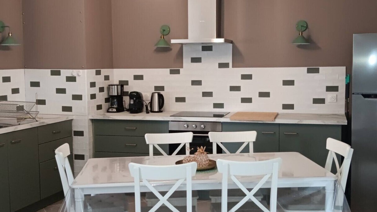 Franleu House | Holiday Home 'La Pause Picarde - Baie De Somme' with Private Terrace, Shared Garden and Wi-Fi