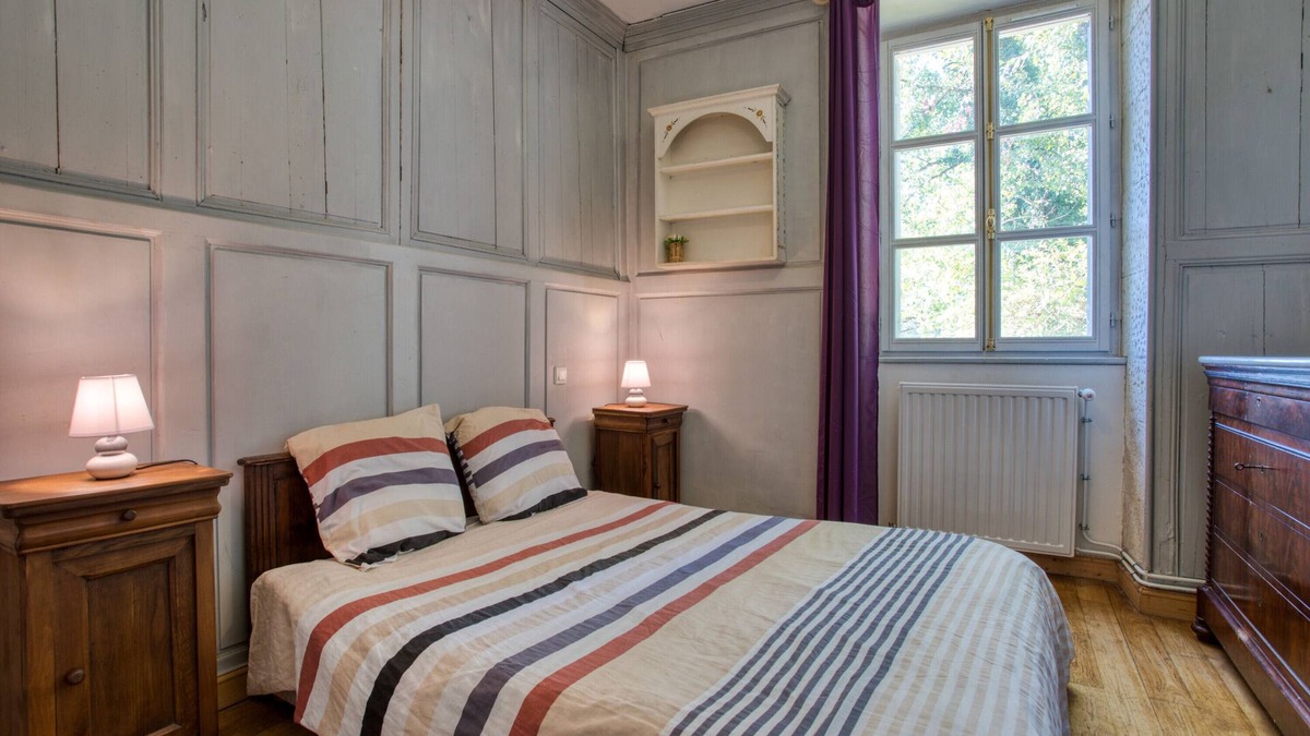 Mayac House | Holiday Home 'La Petite Cour' with Shared Pool, Private Terrace and Wi-Fi
