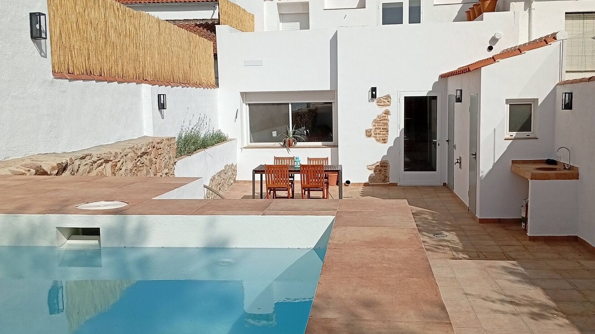 Guadalcanal House | Holiday Home 'La Sierra Del Viento' with Mountain View, Private Pool and Wi-Fi