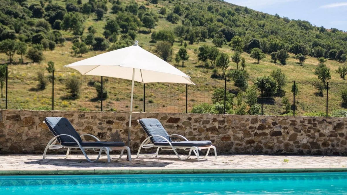 Rieussec House | Holiday Home 'Le Boulonnais, Le Pont De Calmel' with Mountain View, Shared Pool and Terrace