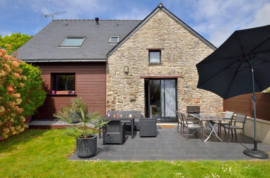 Besne House | Holiday Home Le Graffi'Ty by Interhome