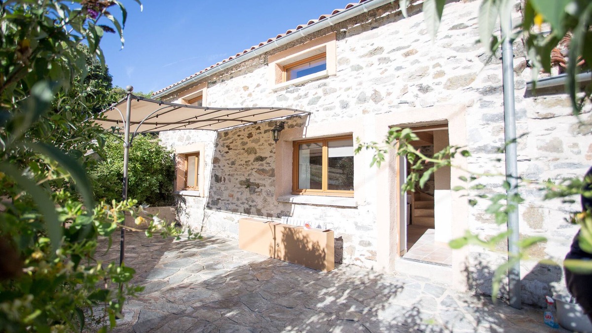 Rieussec House | Holiday Home 'Le Henson, Gîtes Du Pont De Calmel' with Mountain View and Shared Pool
