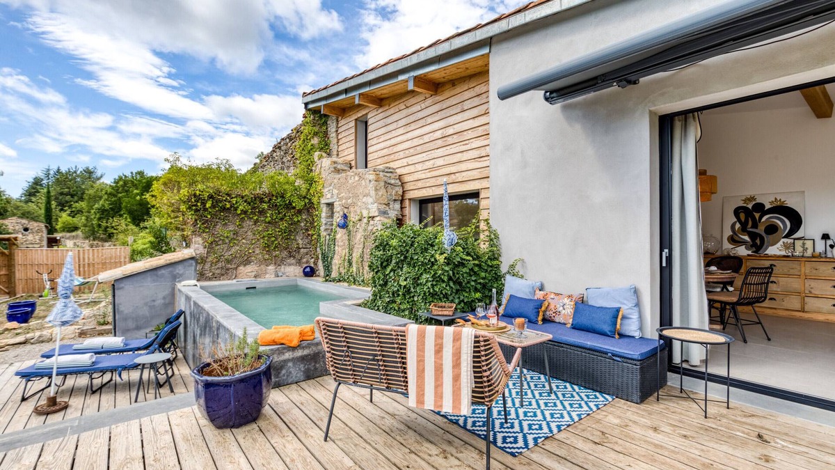 Bedarieux House | Holiday Home 'Le Mas De Coeur' with Mountain View, Wi-Fi and Air Conditioning