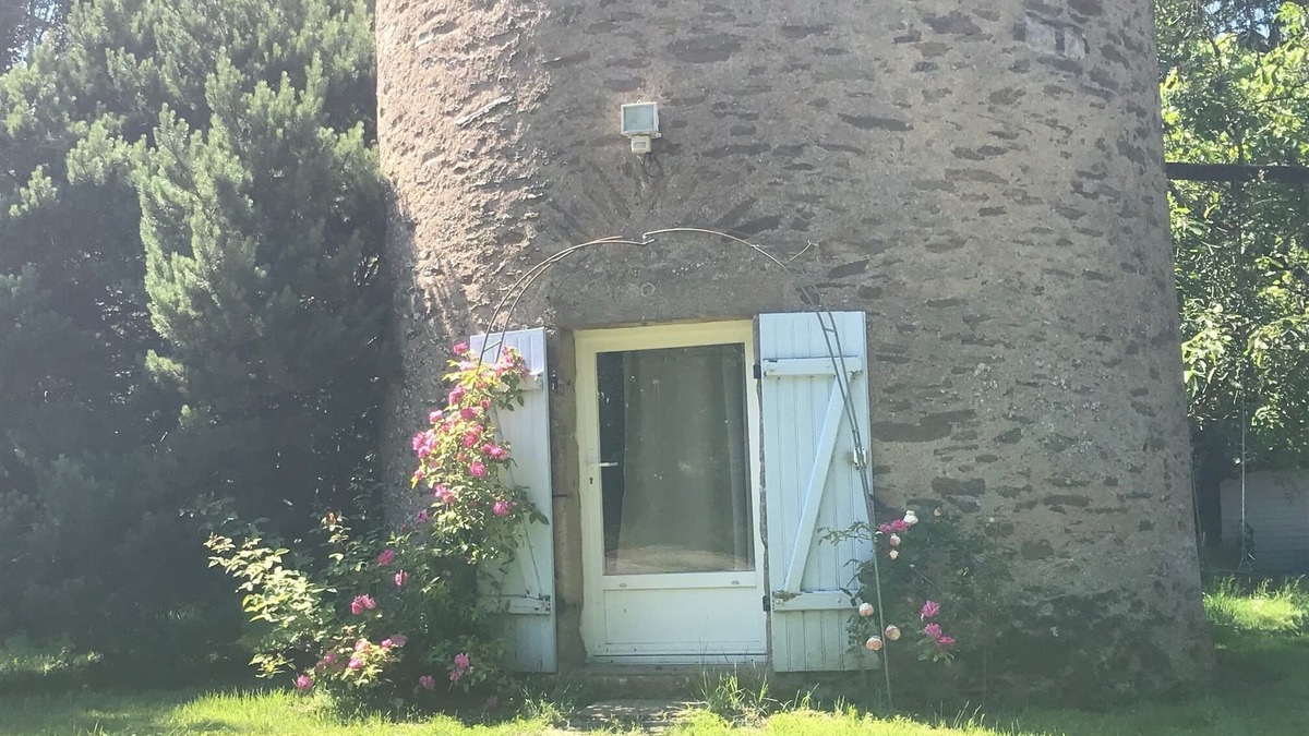 Vertou House | Holiday Home 'Le Moulin De Pen Hoêt' with Shared Garden