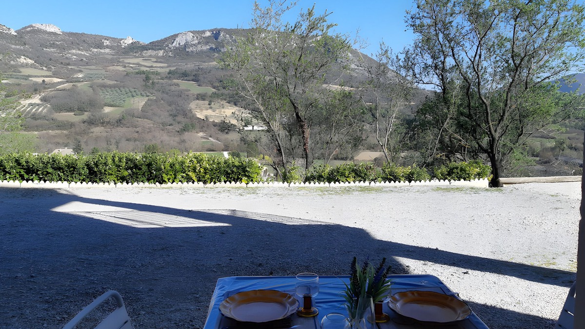 Condorcet House | Holiday Home 'Le Petit Tilleul' with Mountain View, Wi-Fi and Air Conditioning