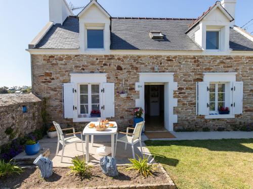 Plogoff House | Holiday Home Les Hortensias by Interhome