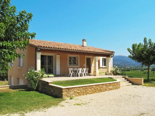 Valreas House | Holiday Home Les Lilas Blancs by Interhome