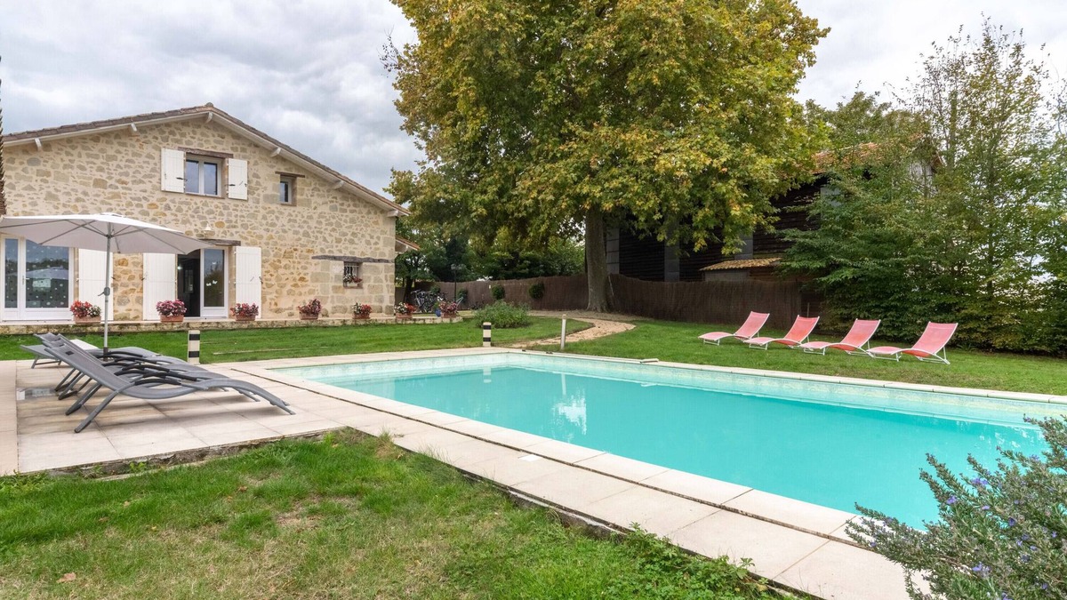 Lavergne House | Holiday Home 'Lespiland 4étoiles T Et H Piscine' with Private Pool, Private Terrace and Wi-Fi