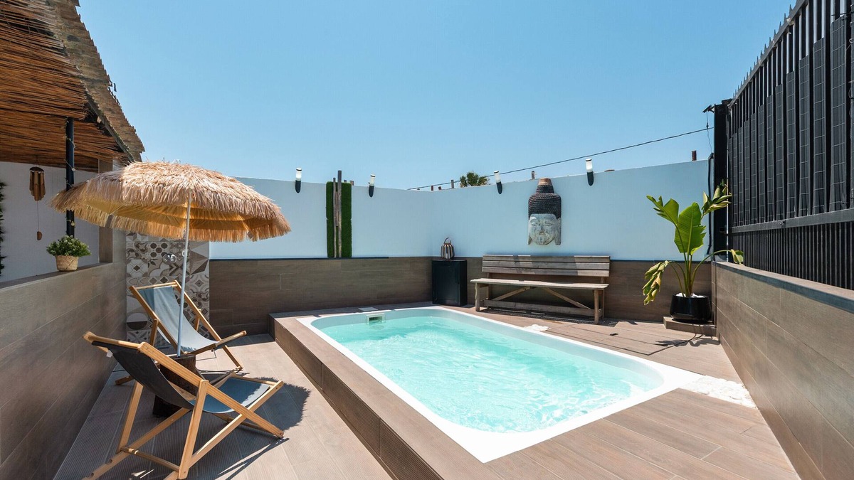 Campanillas House | Holiday Home 'Limón Lunero' with Private Terrace and Wi-Fi
