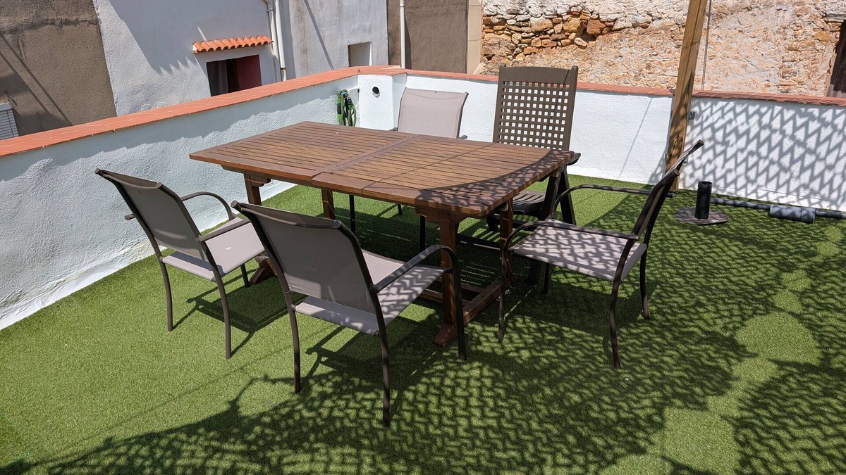 Traiguera House | Holiday Home 'Linda' with Private Terrace, Balcony and Wi-Fi