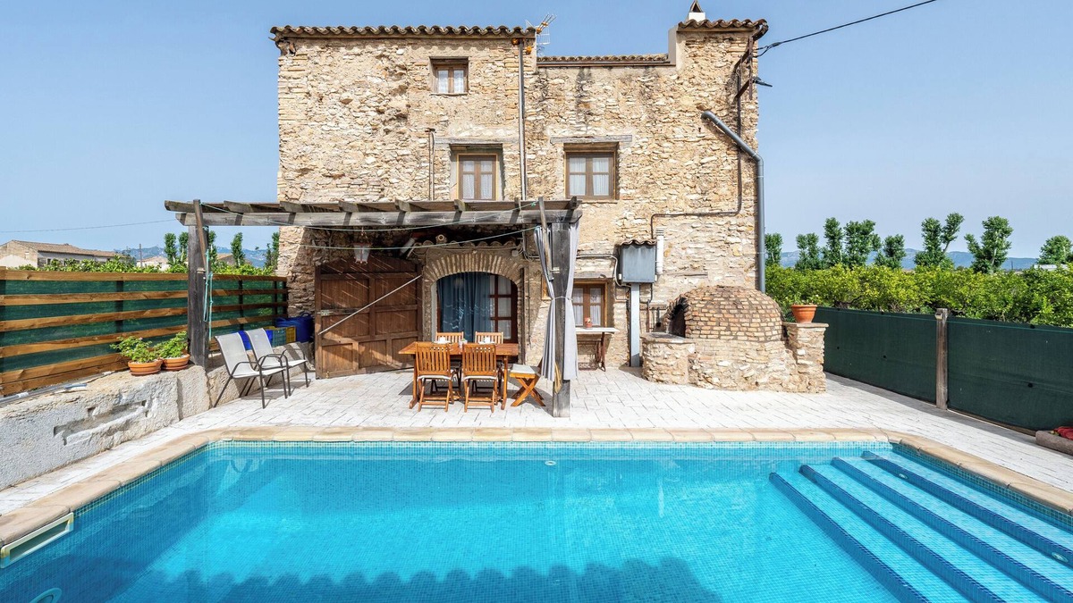 Tortosa House | Holiday Home 'Lo Molí De La Jòrdia' with Private Pool, Wi-Fi and Air Conditioning