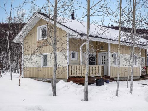 Utsjoki House | Holiday Home Lomahuoneisto b by Interhome