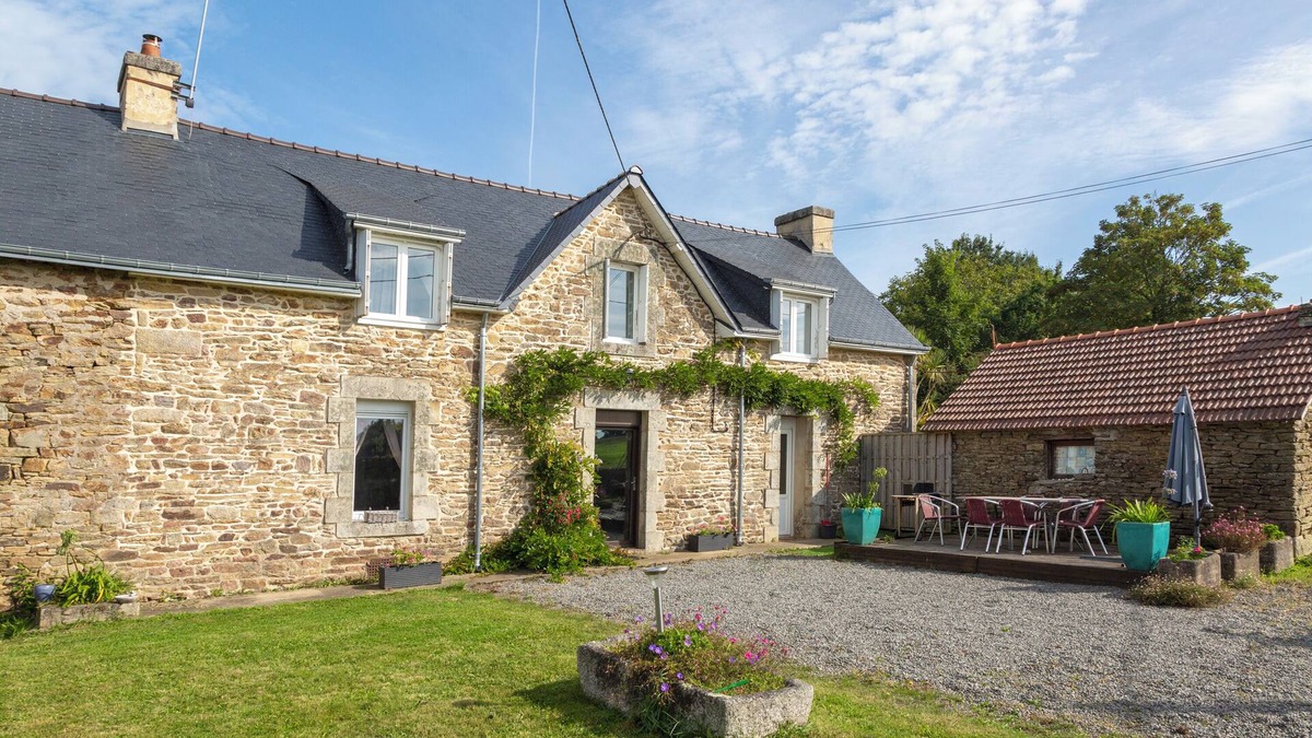 Riec-sur-Belon House | Holiday Home 'Longère 5min De Pont-Aven' with Private Garden