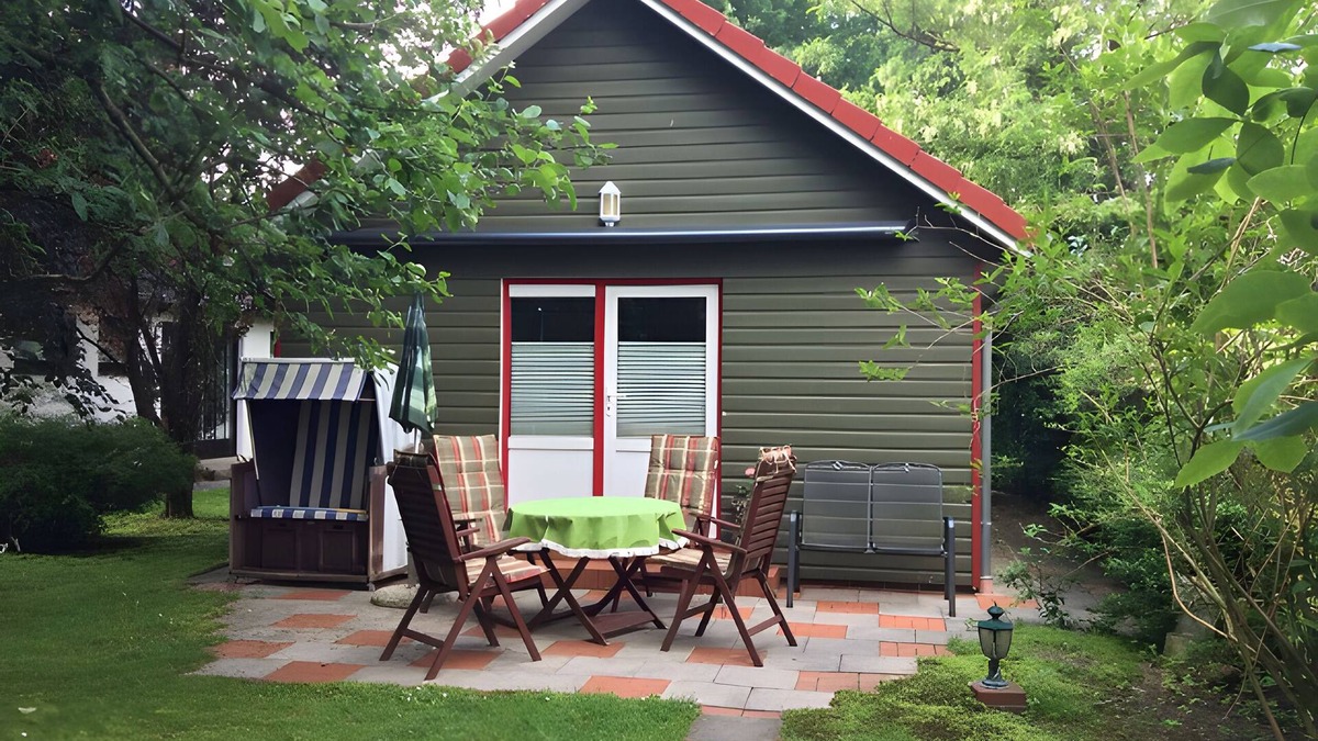 Marne House | Holiday Home 'Loubier Marne' with Private Terrace, Private Garden and Wi-Fi