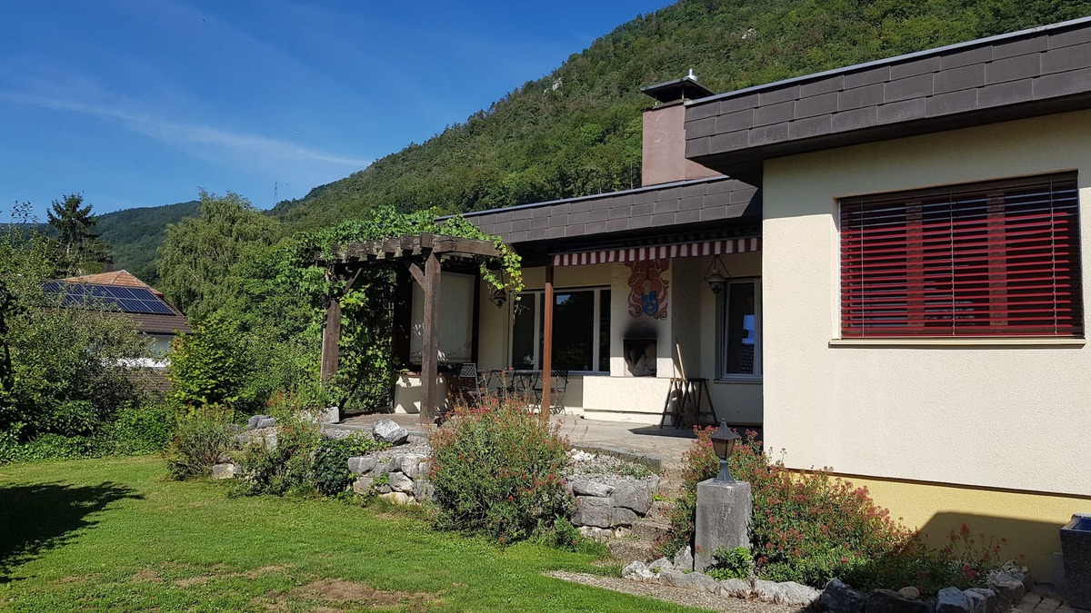 Egerkingen House | Holiday home Luma (with terrace and garden)