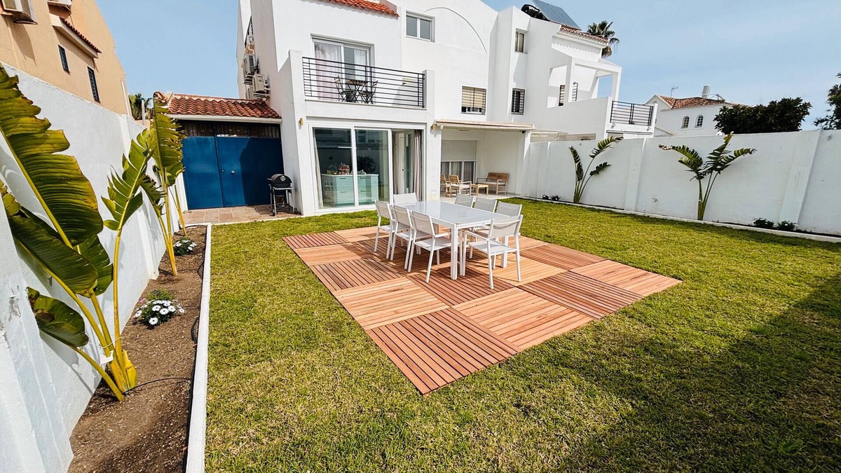 Guadalmar Villa | Holiday Home 'Luxurious and Modern Family Home' with Private Terrace, Wi-Fi and Air Conditioning