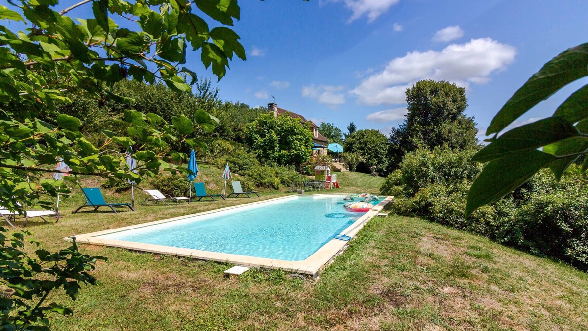 Anlhiac House | Holiday Home 'Maison De Campagne' with Private Pool, Private Terrace and Wi-Fi
