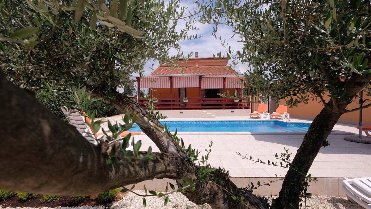 Jadreski House | Holiday home "MARLENA" relaxing house with pool