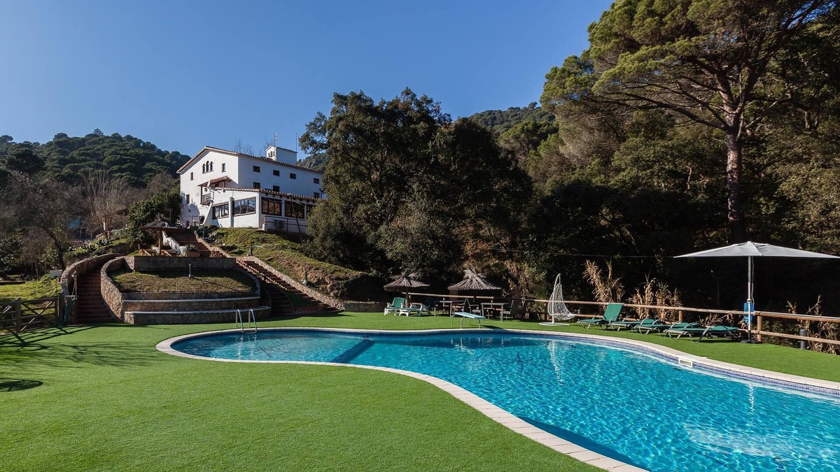 Tordera House | Holiday Home "Mas del Gall - Casa Nova" with Mountain Views, Pool, Garden and Wi-Fi