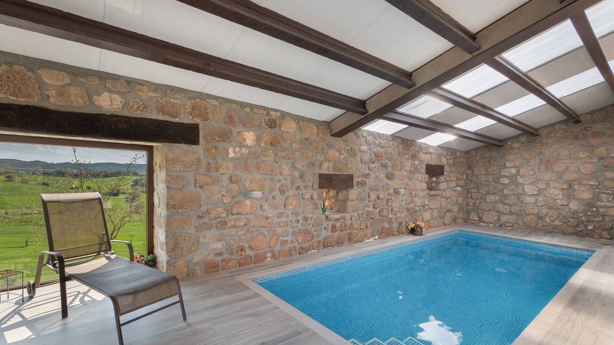 Biosca House | Holiday Home 'Masia Manonelles' with Private Pool, Private Terrace and Air Conditioning