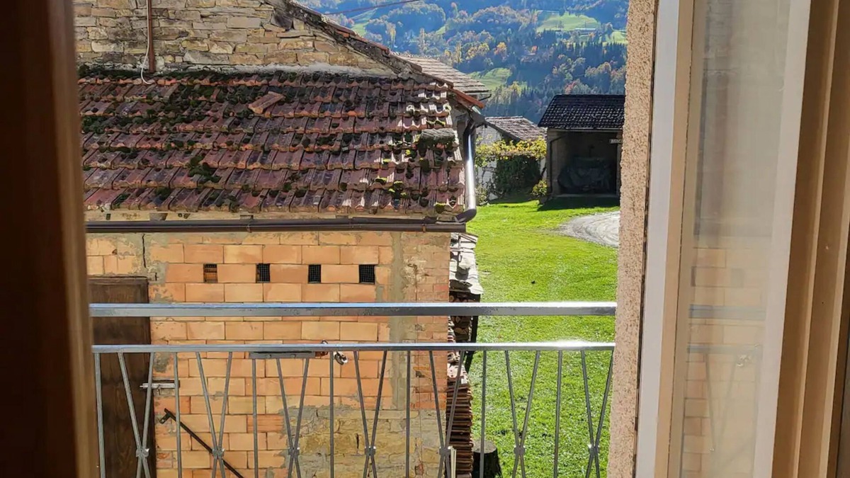 Lama Mocogno House | Holiday Home "Miriam" with Mountain View, Balconies & Wi-Fi