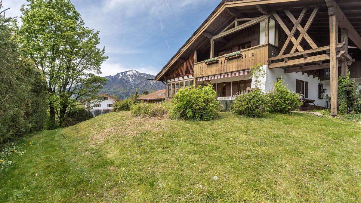 Unterwoessen House | Holiday Home 'Mit Bergpanorama' with Mountain View, Private Terrace and Wi-Fi