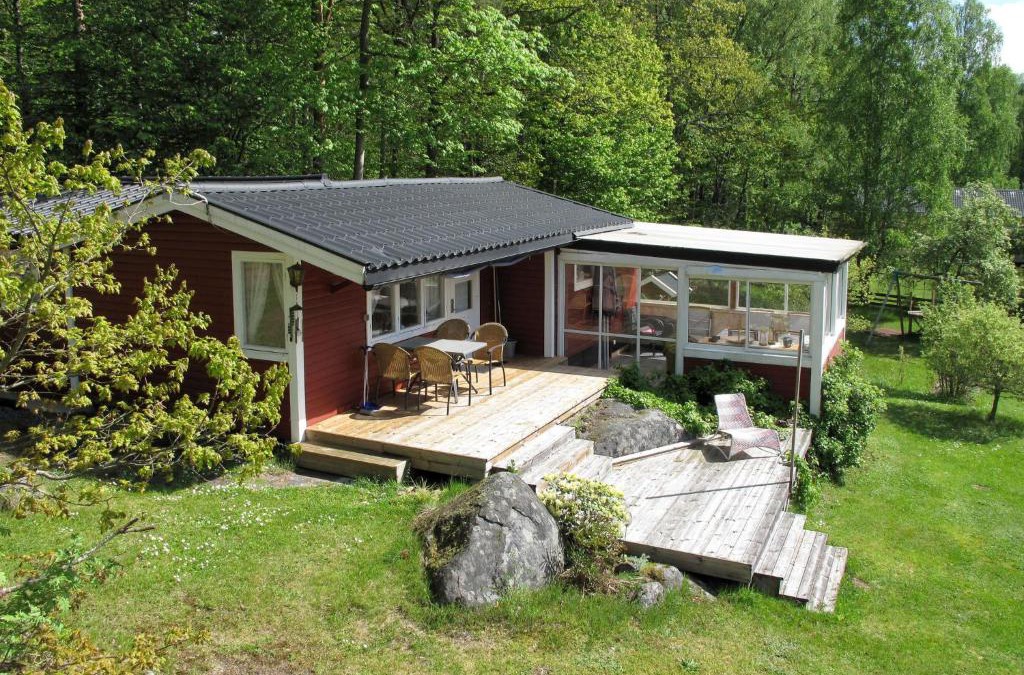 Asarum House | Holiday Home Munkhalla Morgonsolen by Interhome