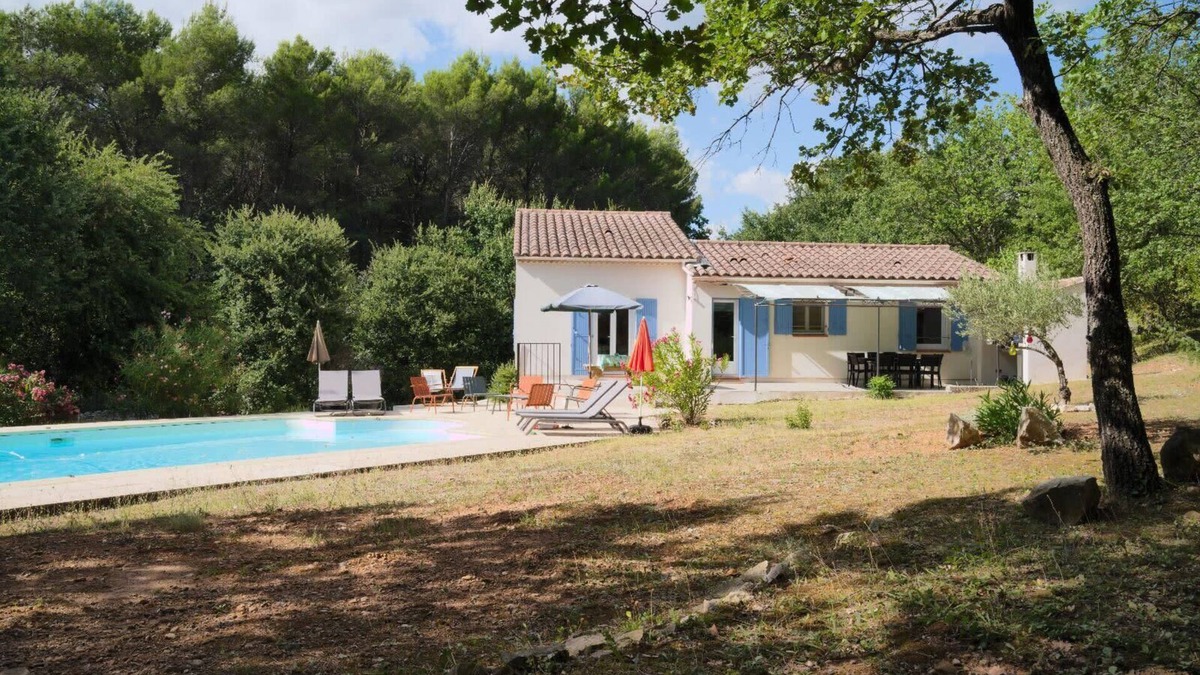 Merindol House | Holiday Home, nature and swimming pool in Provence !