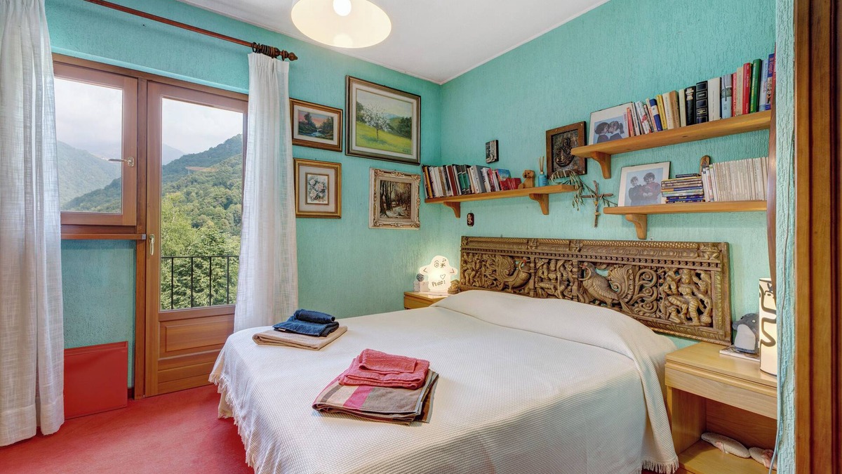 Germagno House | Holiday Home 'Nature, Mountains and Lakes' with Mountain View, Private Terrace and Wi-Fi