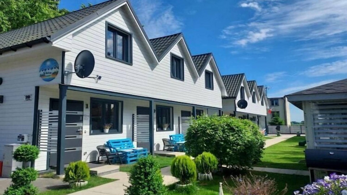 Uniescie House | Holiday Home near Lake Jamno and Beach