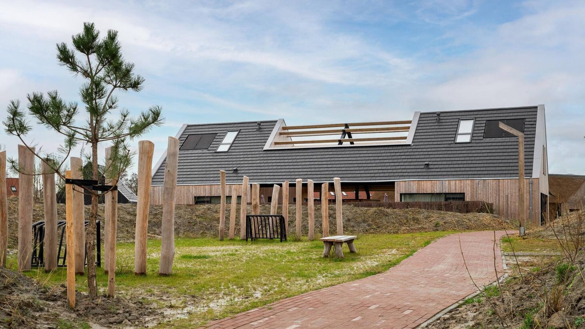 Nieuwvliet House | Holiday Home near North Sea Beach with Sauna