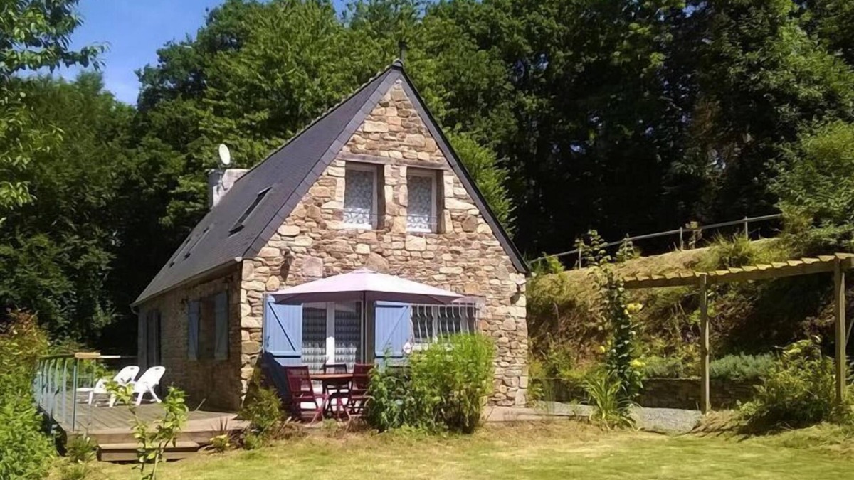Langoat House | Holiday Home near Rosa Granite Coast Beaches