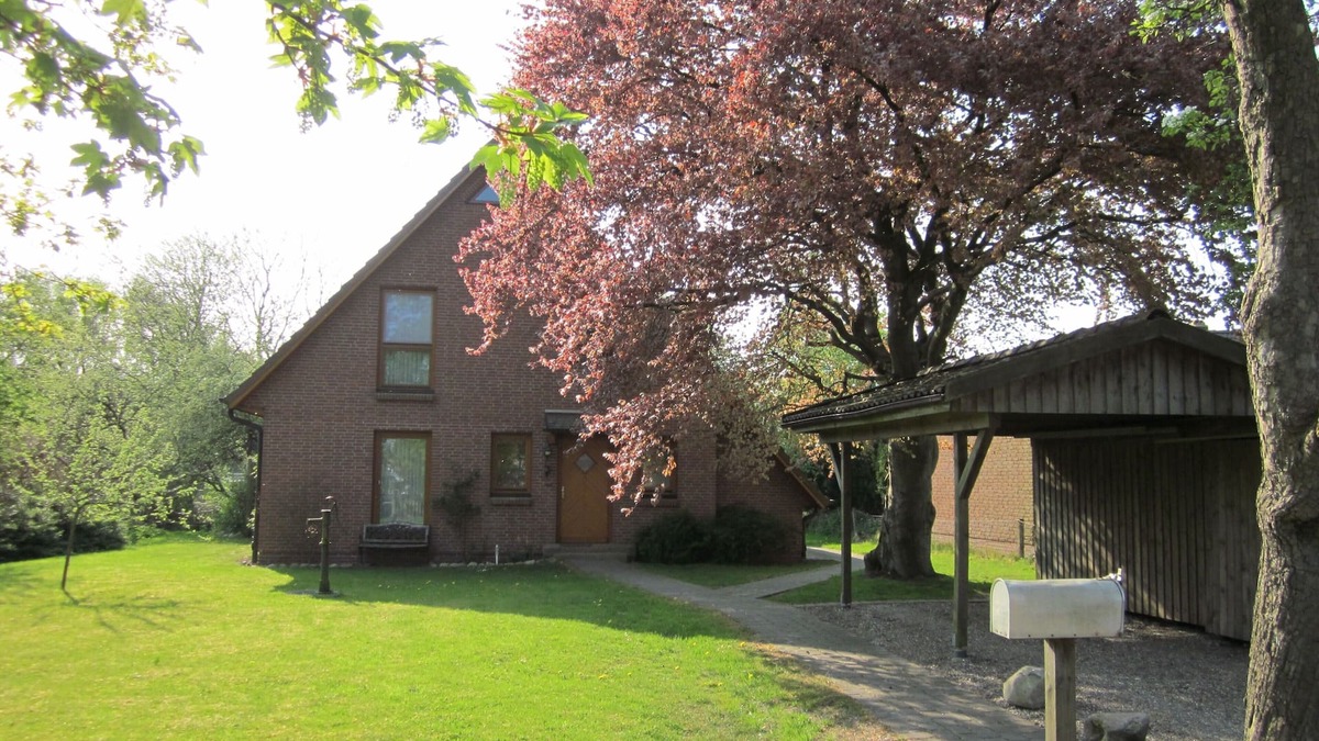 Lehe House | * Holiday home near the North Sea, large apple orchard, oasis of calm in the southwest