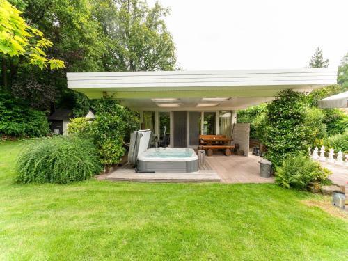 Oldenzaal House | Holiday Home Oldenzaal near Hulsbeek