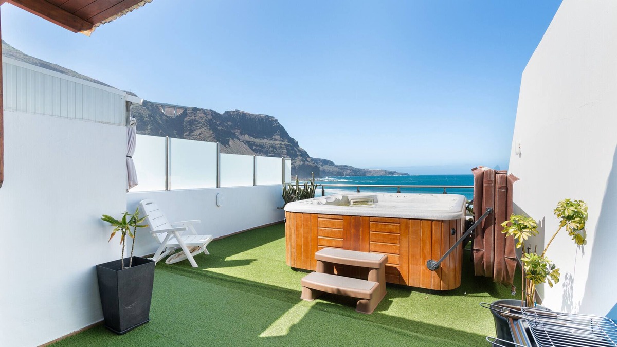 San Felipe House | Holiday Home 'Oleaje' with Sea View, Wi-Fi and Air Conditioning
