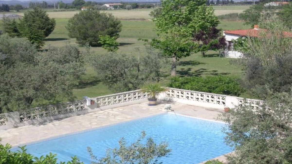 Arles House | Holiday home on a quiet, shady, private property