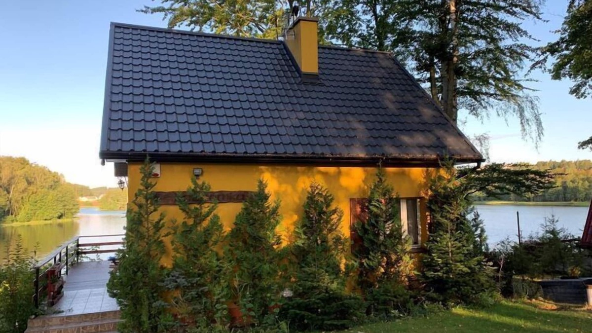 Szemud House | Holiday Home on Lake Marchowo with Terrace