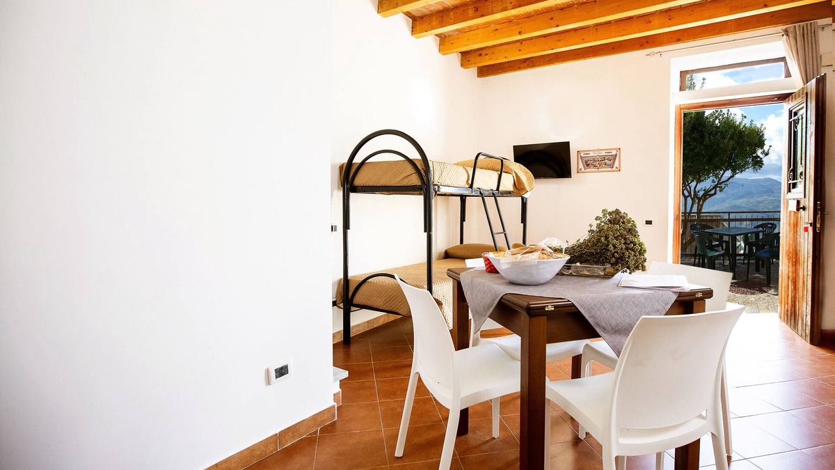 Motta d'Affermo Apartment | Holiday Home "Paese Albergo - Athena" with Sea View, Balcony and Wi-Fi