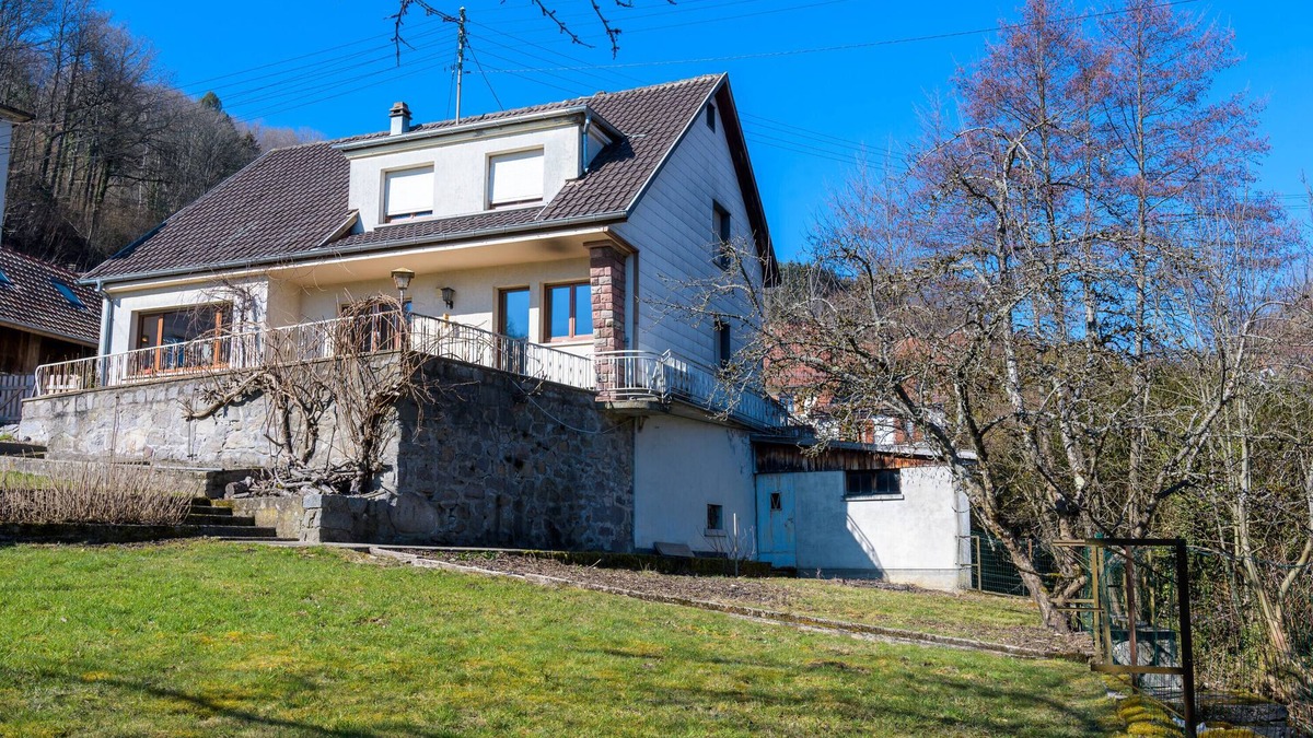 Soultzeren House | Holiday Home 'Paradise' with Mountain View, Private Terrace and Wi-Fi