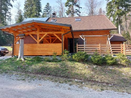 Predjama Apartment | Holiday home Polsak