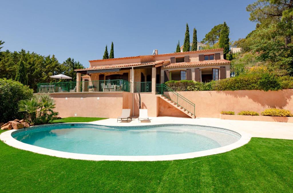 Espero-Pax House | Holiday Home Ponderosa by Interhome