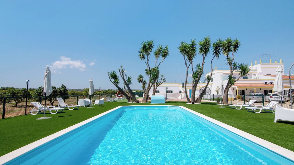 Luz de Tavira House | Holiday Home 'Quinta Alegre Tavira T1' with Shared Pool, Wi-Fi and Air Conditioning
