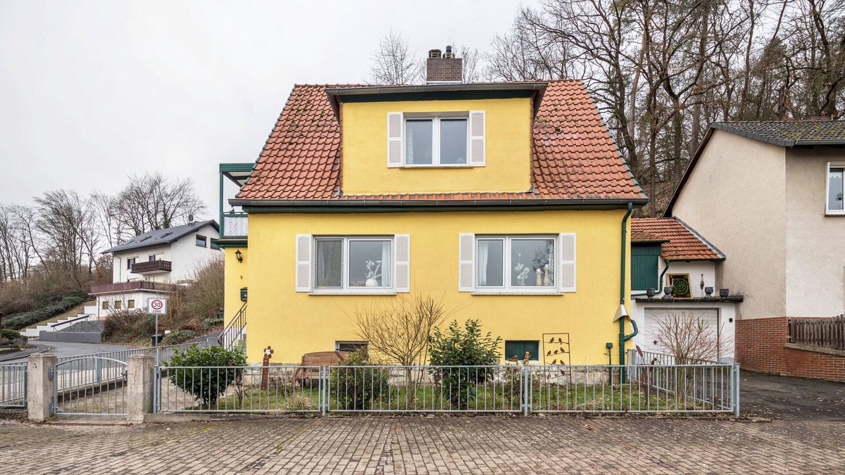 Wolfershausen House | Holiday Home 'Reinhilde' with Private Terrace, Private Garden and Wi-Fi