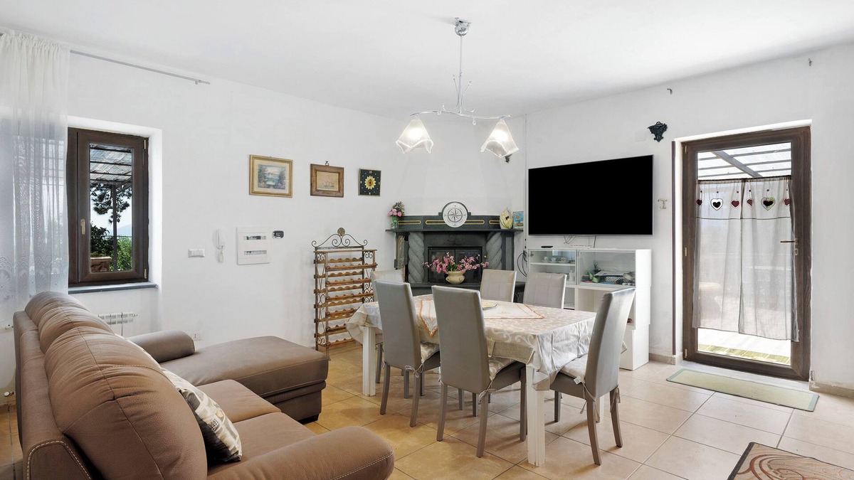 Terzigno House | Holiday Home 'Rita Al Vesuvio' with Mountain View, Private Terrace and Private Garden