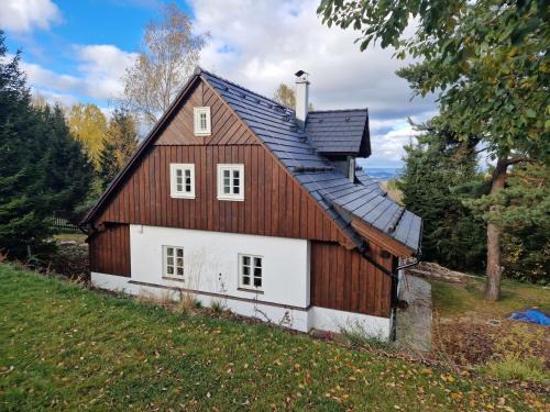 Strasin House | Holiday Home Roubenka Maleč by Interhome