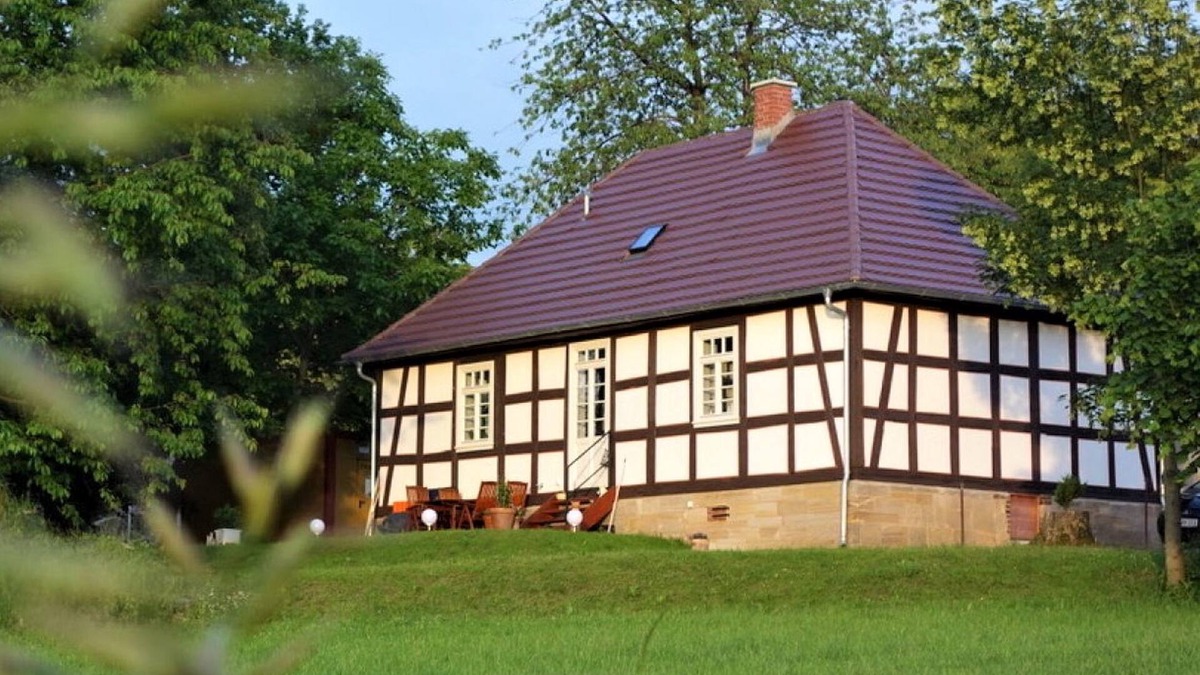 Großropperhausen House | Holiday Home 'Schäferhaus' with Private Terrace and Shared Garden