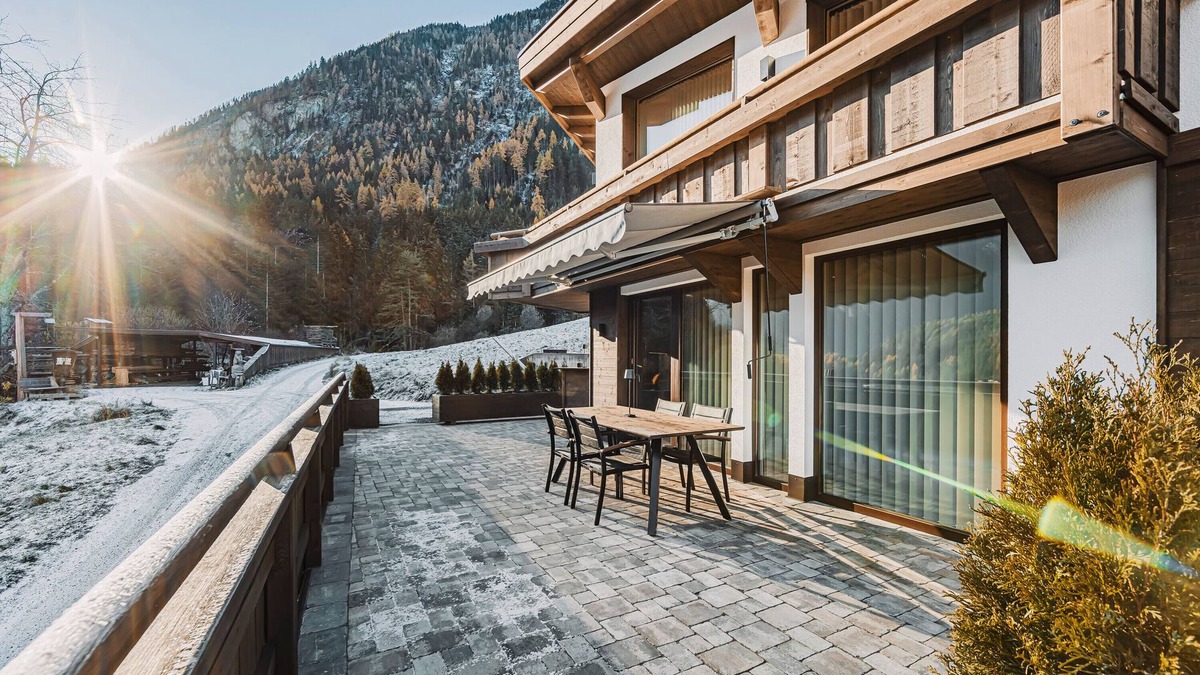 Oetz House | Holiday Home 'See Das' with Sea View, Private Terrace and Wi-Fi